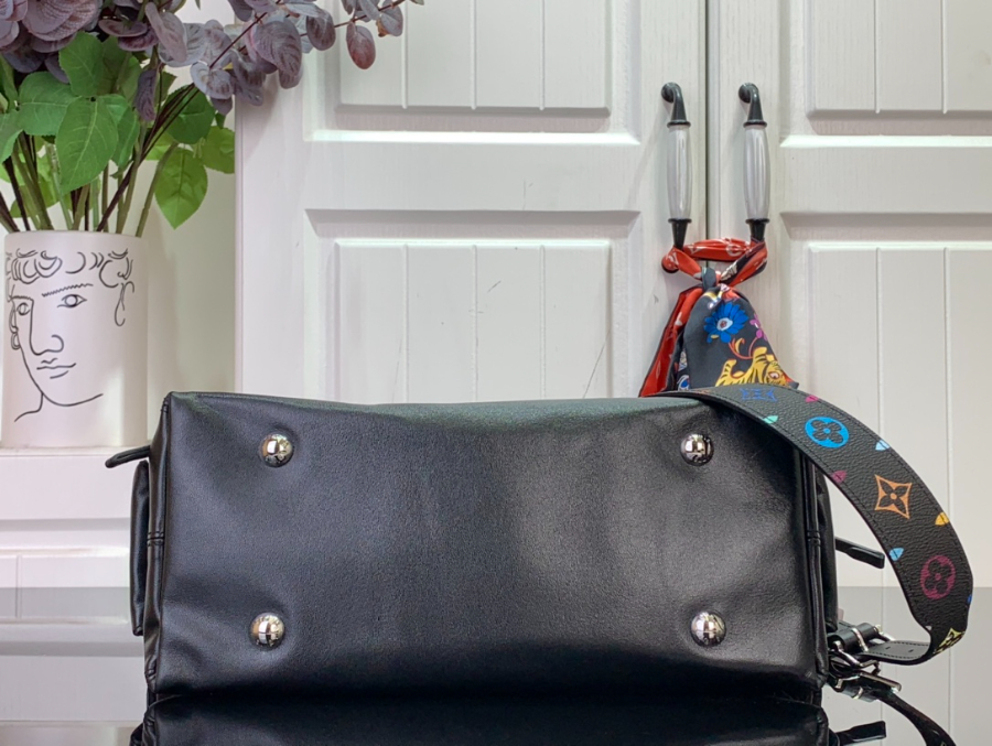 루이비통 x 무라카미 타카시 캐리올 바이브 스몰 블랙 M13105 33.52315cm4.jpg