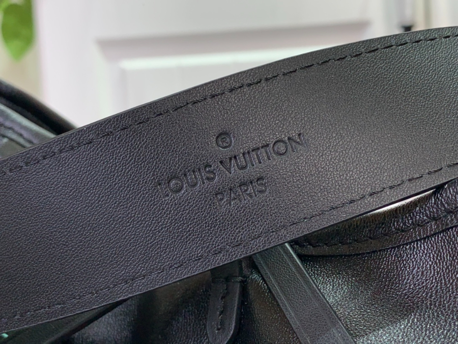 루이비통 x 무라카미 타카시 캐리올 바이브 스몰 블랙 M13105 33.52315cm9.jpg