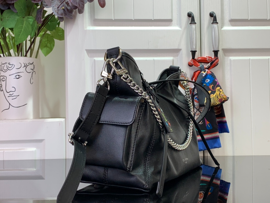 루이비통 x 무라카미 타카시 캐리올 바이브 스몰 블랙 M13105 33.52315cm3.jpg