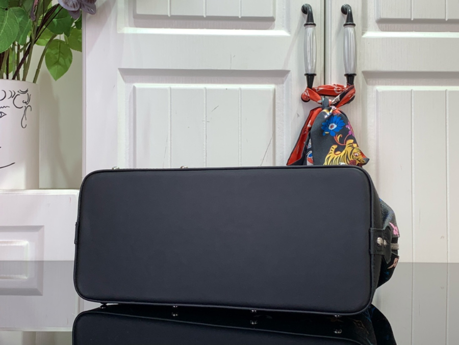 루이비통 X 무라카미 타카시 코스메틱 파우치 GM 멀티컬러 M13743 블랙 27189cm4.jpg