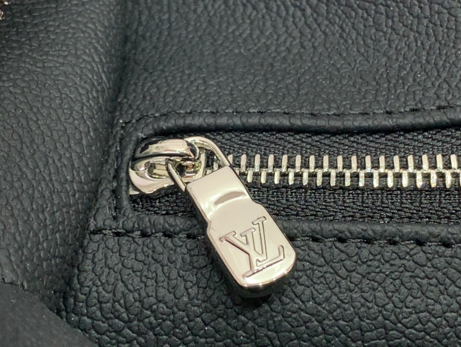 루이비통 X 무라카미 타카시 코스메틱 파우치 GM 멀티컬러 M13743 블랙 27189cm8.jpg