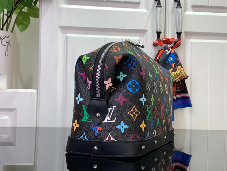 루이비통 X 무라카미 타카시 코스메틱 파우치 GM 멀티컬러 M13743 블랙 27189cm3.jpg