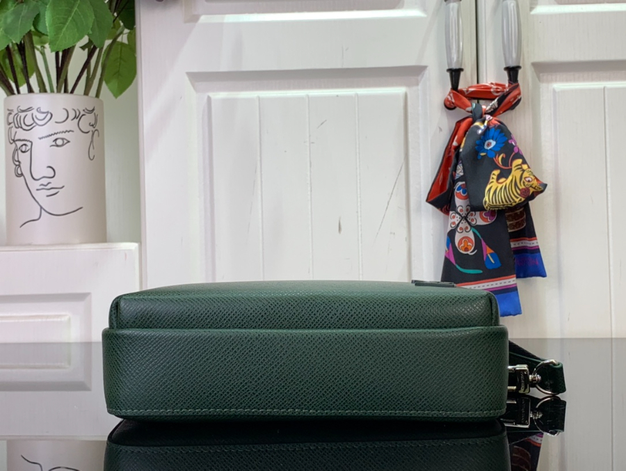 루이비통 에비뉴 메신저 M11657 22.515.57.5cm 그린4.jpg