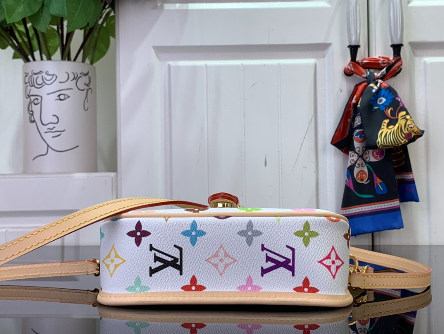 루이비통 나노 다이앤 화이트 M14194 1910.56cm4.jpg