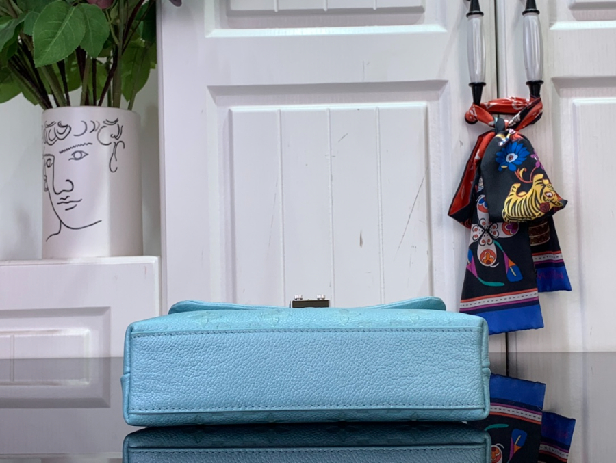 루이비통 나노 마들렌 아주르 프로스트 12.5621cm M12211 블루4.jpg