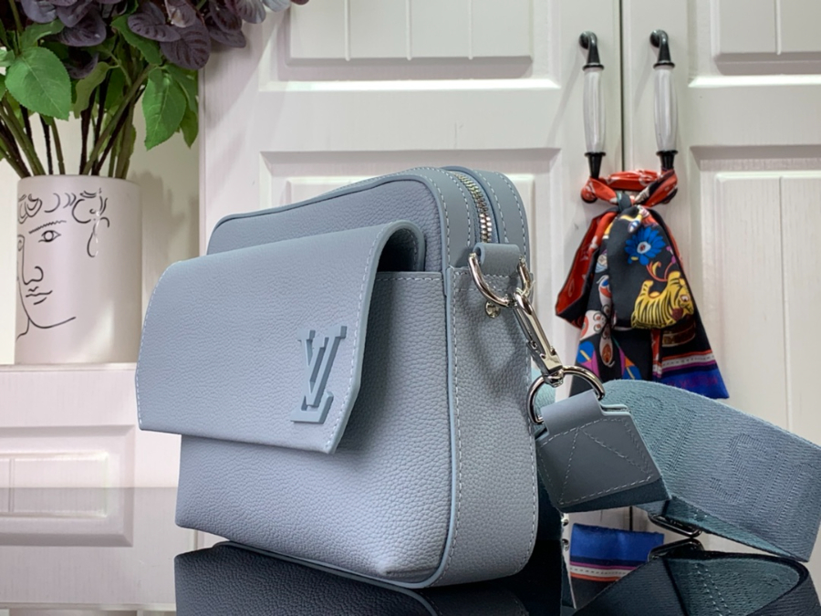 루이비통 패스트라인 Aer 메신저 M22482 23.5187cm 남회색3.jpg