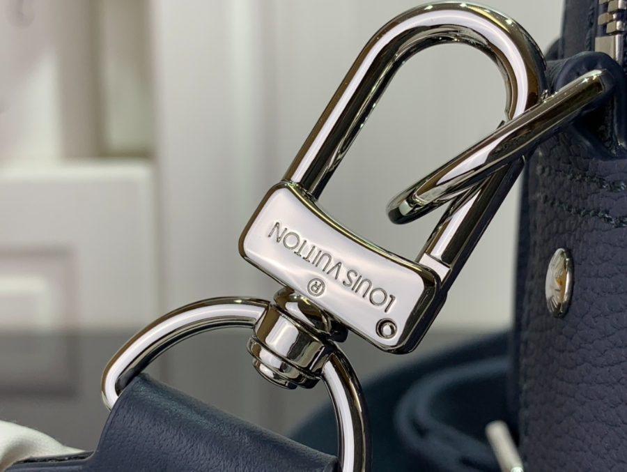 루이비통 패스트라인 Aer 메신저 M22482 23.5187cm 네이비6.jpg