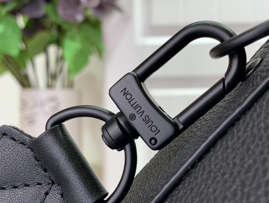 루이비통 패스트라인 Aer 메신저 M22482 23.5187cm 블랙7.jpg