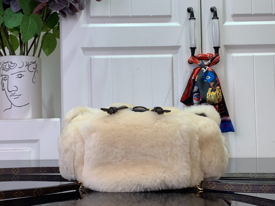 루이비통 나노 테디 백팩 크림 M11919 16.51325cm4.jpg