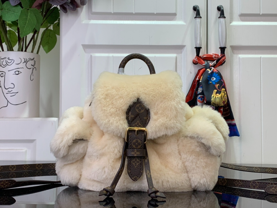 루이비통 나노 테디 백팩 크림 M11919 16.51325cm1.jpg