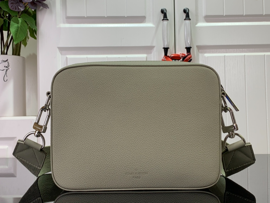 루이비통 패스트라인 Aer 메신저 M22482 23.5187cm 회녹색2.jpg