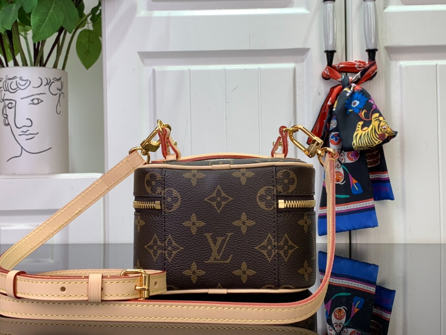 루이비통 나이스 나노 파우치 백 M44496 1611.510cm 브라운2.jpg