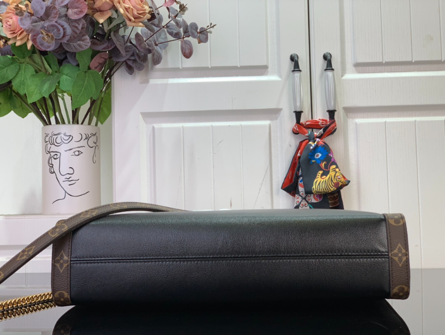 루이비통 노바 MM 블랙 모노그램 M13137 373610cm4.jpg