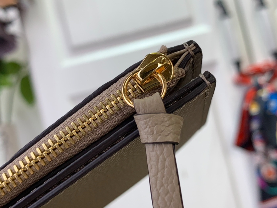 루이비통 펠리시 포쉐트 모노그램 앙프렝뜨 투르텔 베이지 M68697 21123cm8.jpg