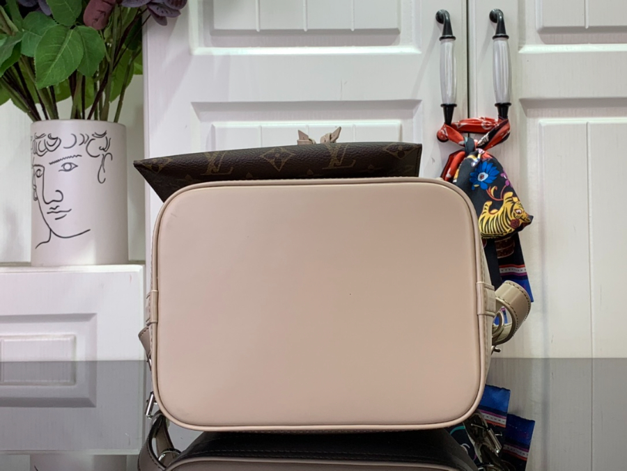 루이비통 노에 BB M12847 201520cm 라이트 베이지4.jpg