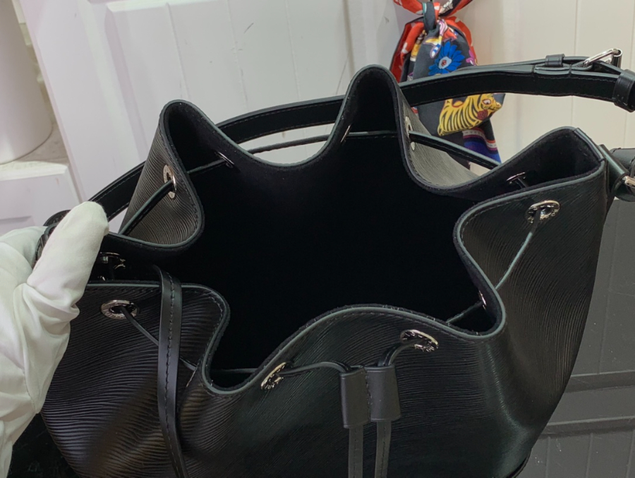 루이비통 노에 MM M24932 332027cm 블랙5.jpg