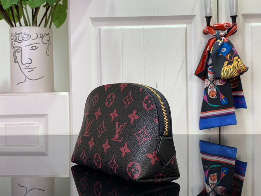 루이비통 포쉐트 코스메티크 파우치 M12593 19126cm 블랙3.jpg