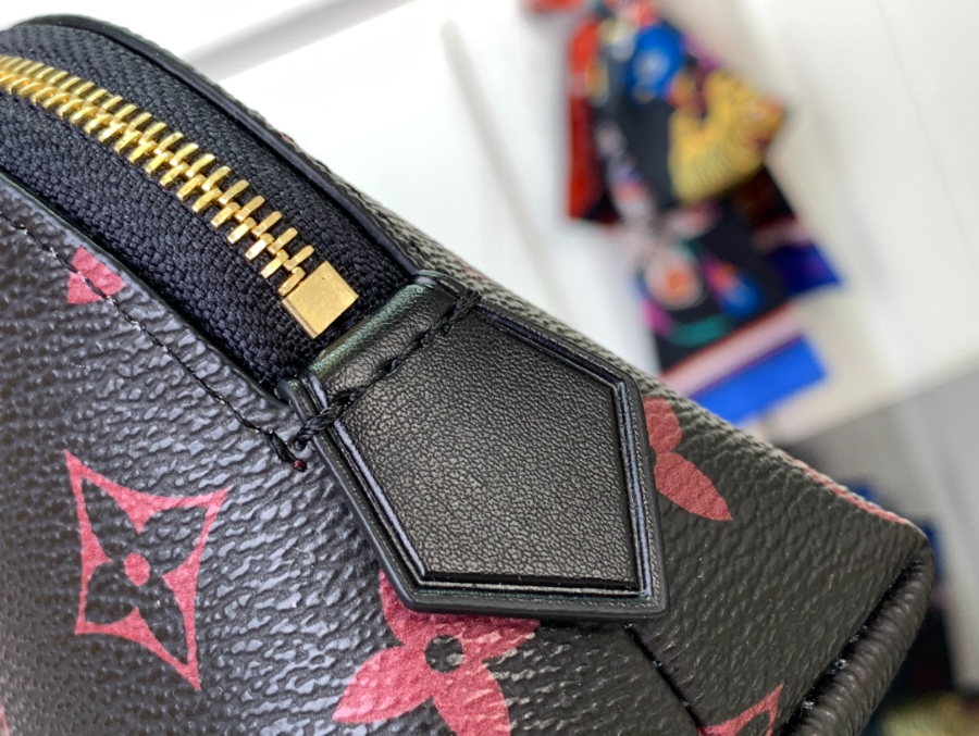 루이비통 포쉐트 코스메티크 파우치 M12593 19126cm 블랙7.jpg