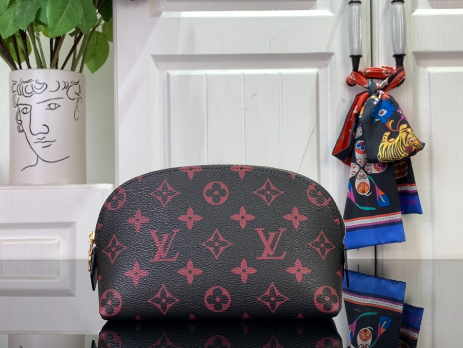 루이비통 포쉐트 코스메티크 파우치 M12593 19126cm 블랙1.jpg