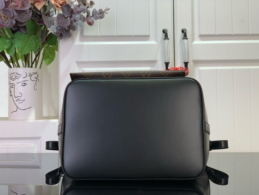 루이비통 노에 MM 버킷백 블랙 332027cm5.jpg