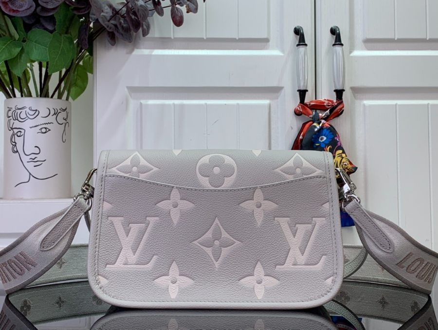 루이비통 다이앤 숄더백 라이트 퍼플 15924cm M142142.jpg