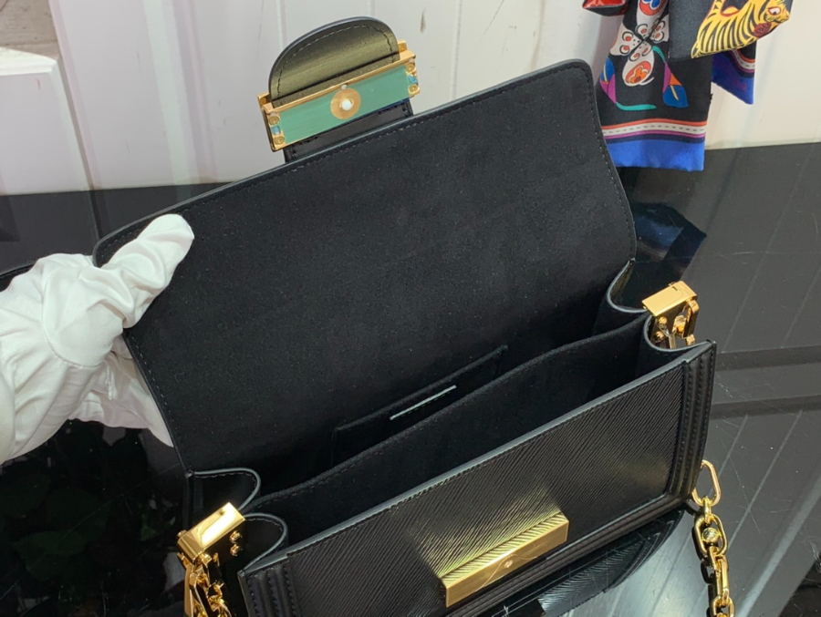 루이비통 도핀 에피 레더 블랙 M23603 21125cm5.jpg