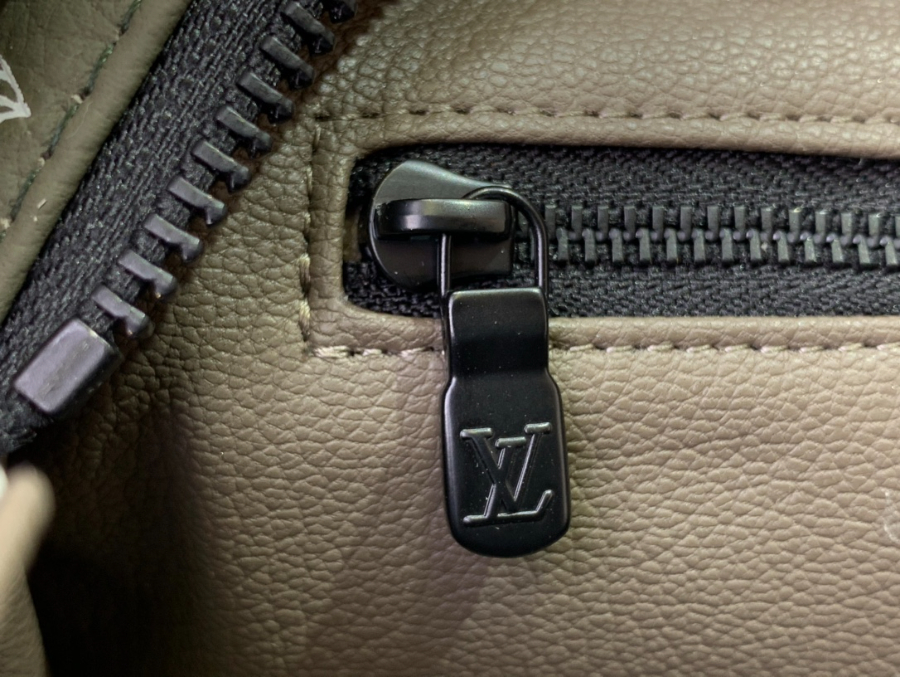 루이비통 돕 키트 M12651 281516.5cm 회록색7.jpg