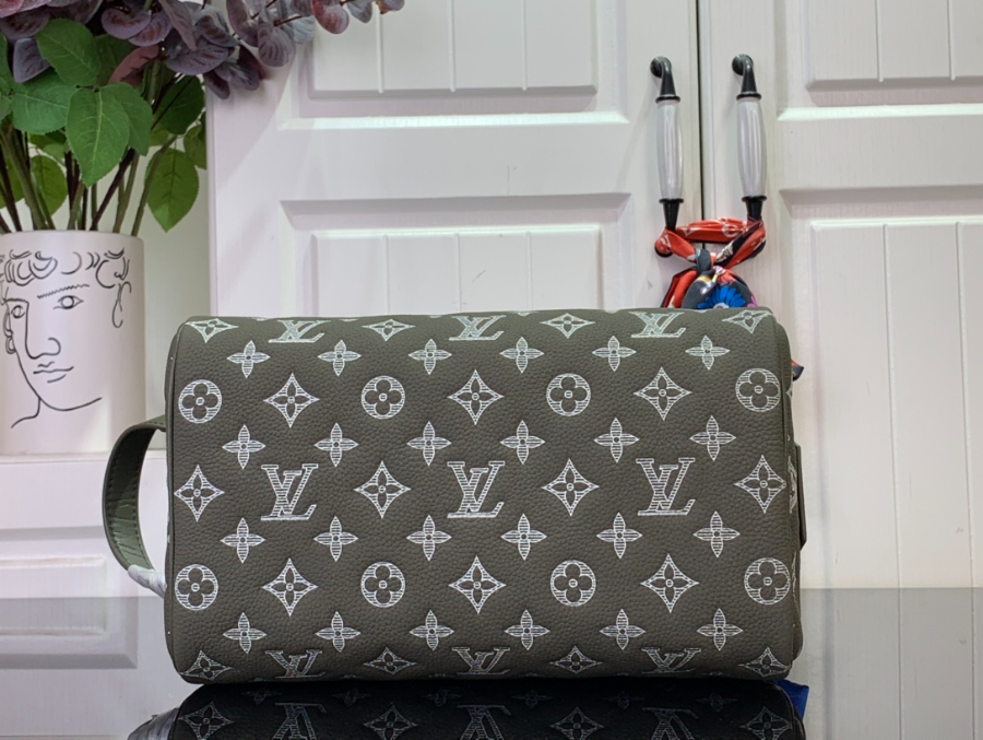 루이비통 돕 키트 M12651 281516.5cm 회록색3.jpg