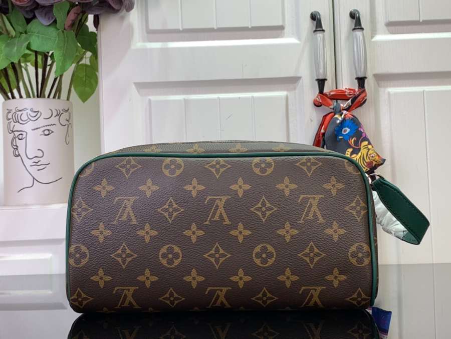 루이비통 돕 키트 보르네오 그린 M12639 1516.528cm2.jpg