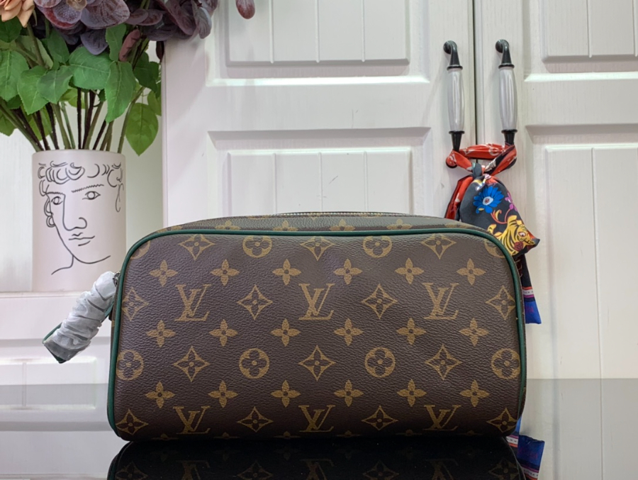 루이비통 돕 키트 보르네오 그린 M12639 1516.528cm1.jpg