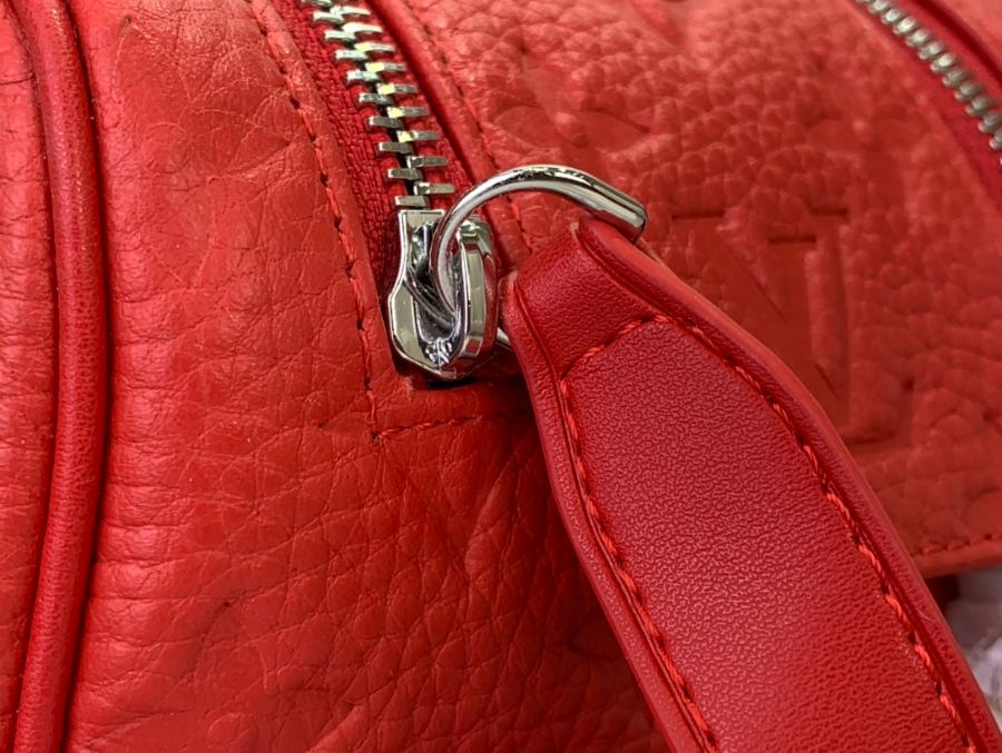 루이비통 돕 키트 엠보 모노그램 M13023 1516.528cm 레드7.jpg