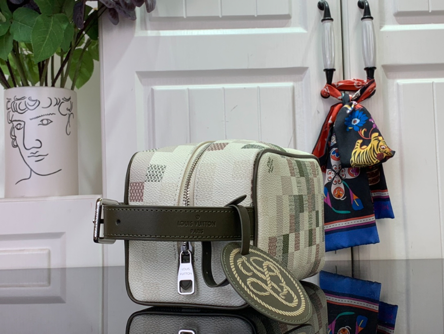 루이비통 락커 돕 키트 131223cm N00151 화이트4.jpg