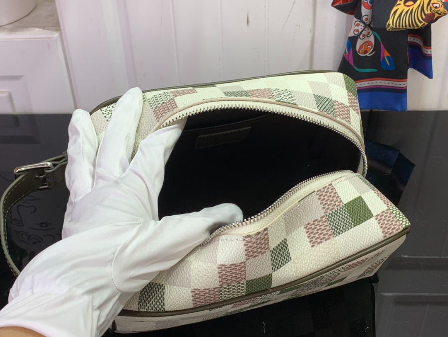 루이비통 락커 돕 키트 131223cm N00151 화이트5.jpg