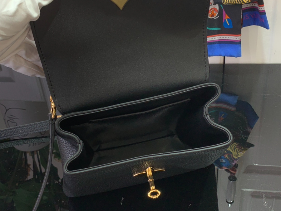 루이비통 로즈 데 벙 N84713 N84714 블랙 19159cm 미니5.jpg