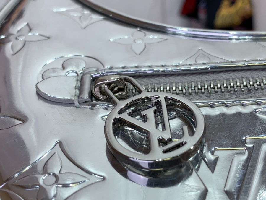 루이비통 루프 13623cm M11833 실버6.jpg