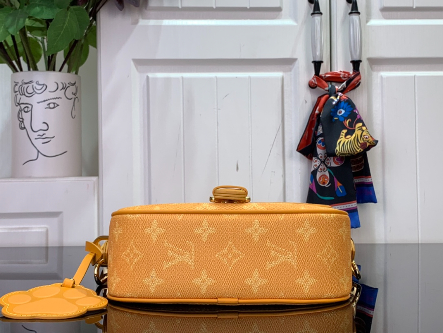 루이비통 몽수리 메신저 옐로우 M12694 17720cm04.jpg