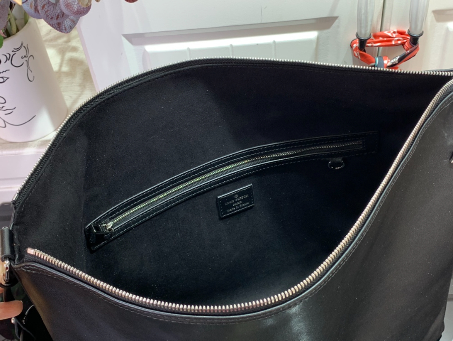 루이비통 배가본드 호보 블랙 483612cm M13986 M140185.jpg