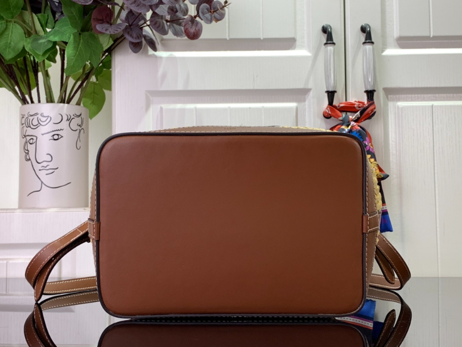 루이비통 노에 BB 라피아 M24722 222415cm4.jpg