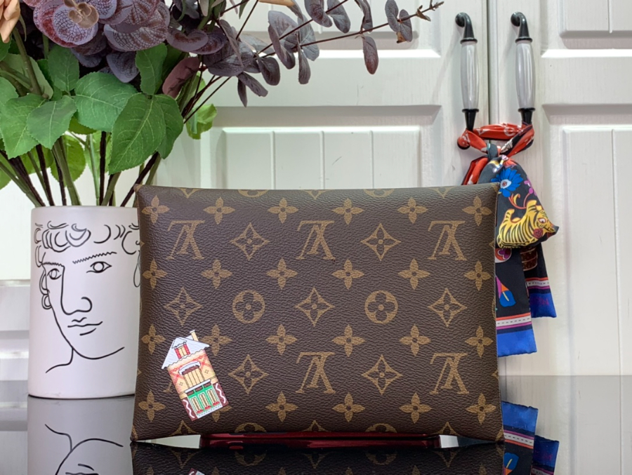 루이비통 비비엔 LV Xmas 키리가미 포쉐트 모노그램 캔디 레드 M12203 11.50.515.5cm3.jpg