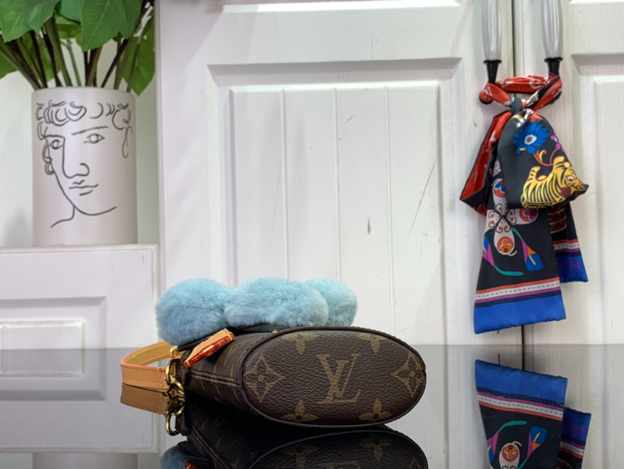 루이비통 비비엔 폰 파우치 모노그램 아주르 프로스트 M12269 17.54.510cm4.jpg