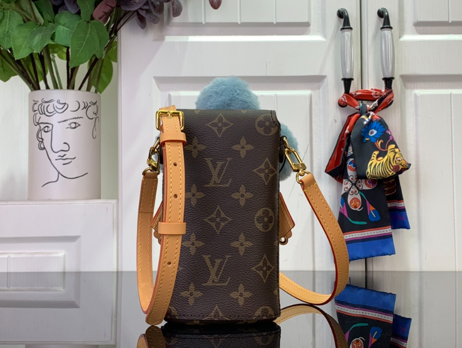 루이비통 비비엔 폰 파우치 모노그램 아주르 프로스트 M12269 17.54.510cm2.jpg