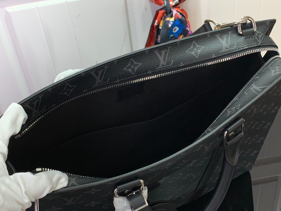 루이비통 삭 플라 호리존탈 지페 모노그램 이클립스 M11742 30.2539.8cm5.jpg