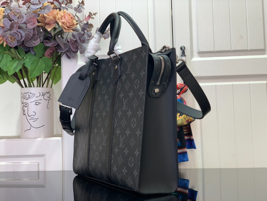 루이비통 삭 플라 호리존탈 지페 모노그램 이클립스 M11742 30.2539.8cm3.jpg