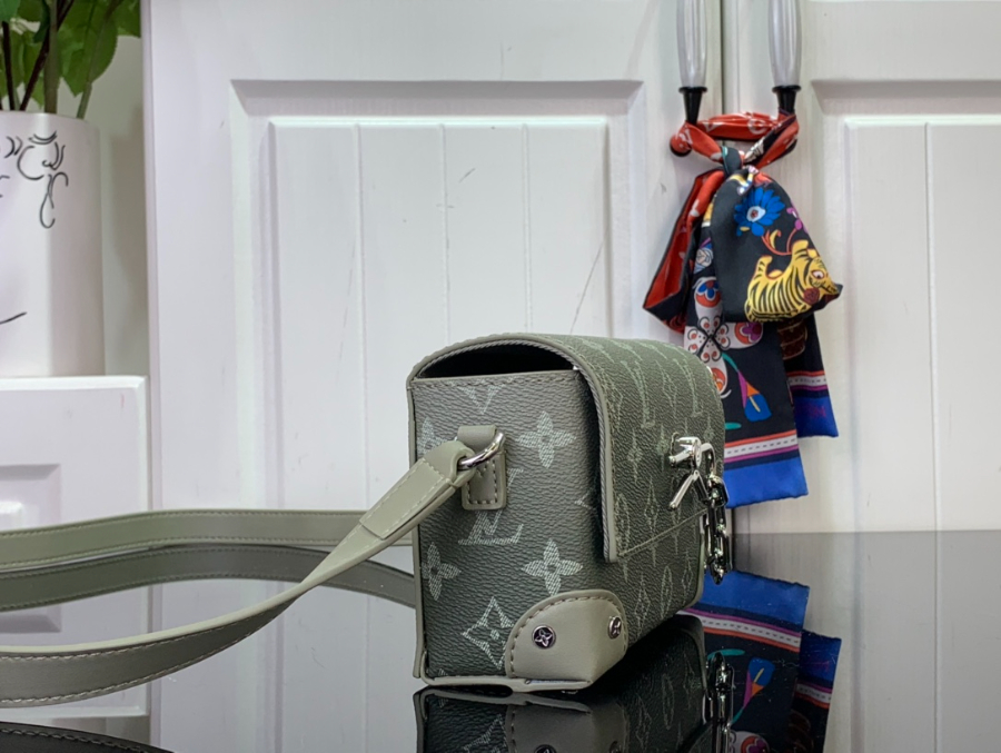 루이비통 스티머 웨어러블 월릿 116.518cm M11543 라이트 올리브3.jpg