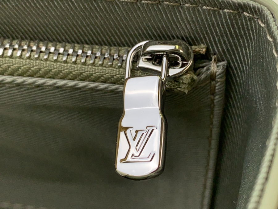 루이비통 스티머 웨어러블 월릿 116.518cm M11543 라이트 올리브8.jpg