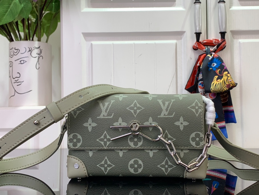 루이비통 스티머 웨어러블 월릿 116.518cm M11543 라이트 올리브1.jpg