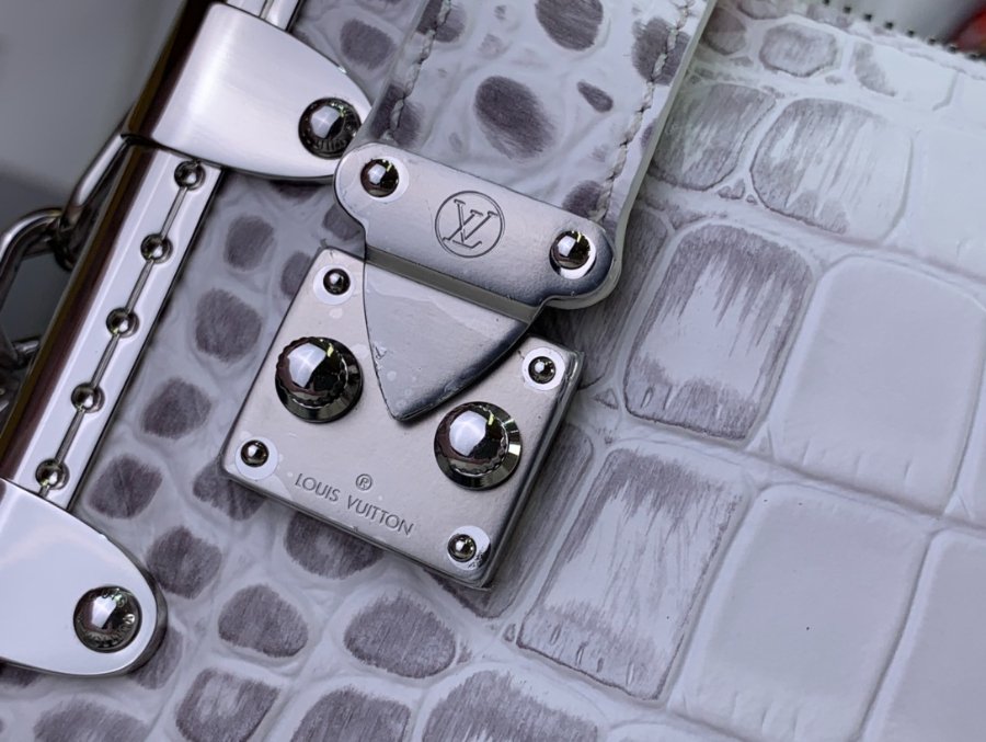 루이비통 막어무늬 슬림 트렁크 화이트 M25445 23124cm7.jpg