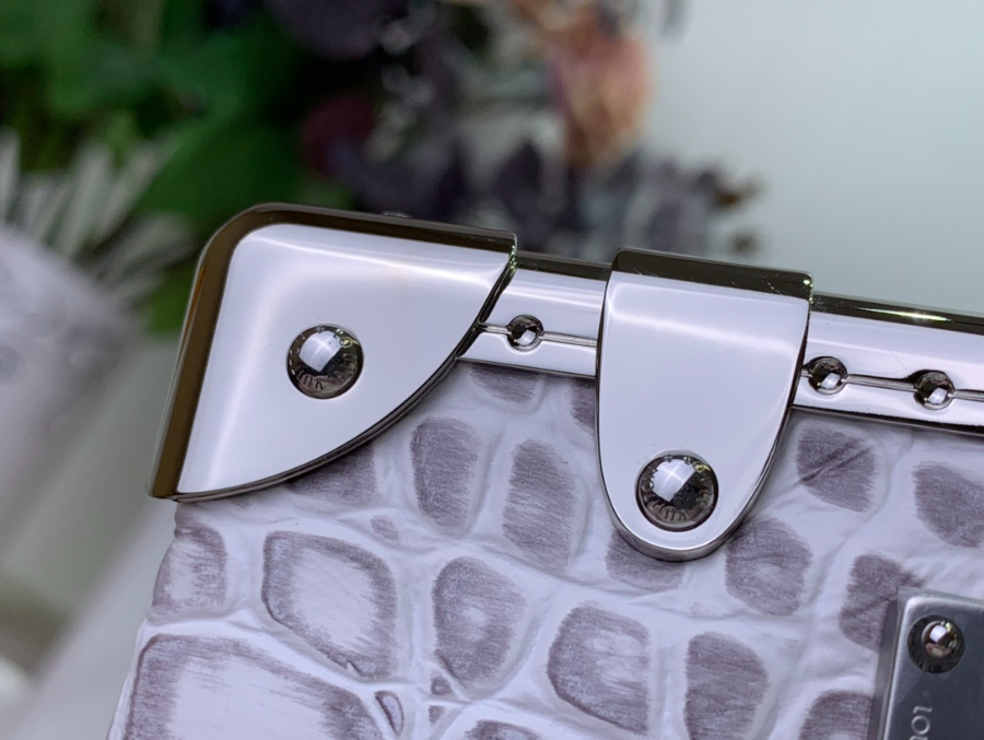 루이비통 막어무늬 슬림 트렁크 화이트 M25445 23124cm5.jpg