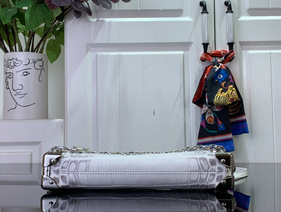 루이비통 막어무늬 슬림 트렁크 화이트 M25445 23124cm3.jpg