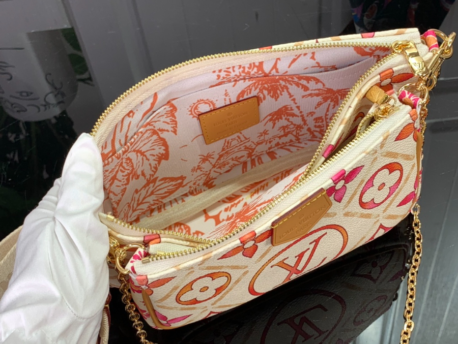 루이비통 멀티 포쉐트 2413.54cm 레드5.jpg